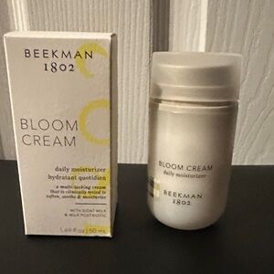 Beekman 1802 Bloom Cream Daily Moisturizer - White and Yellow
